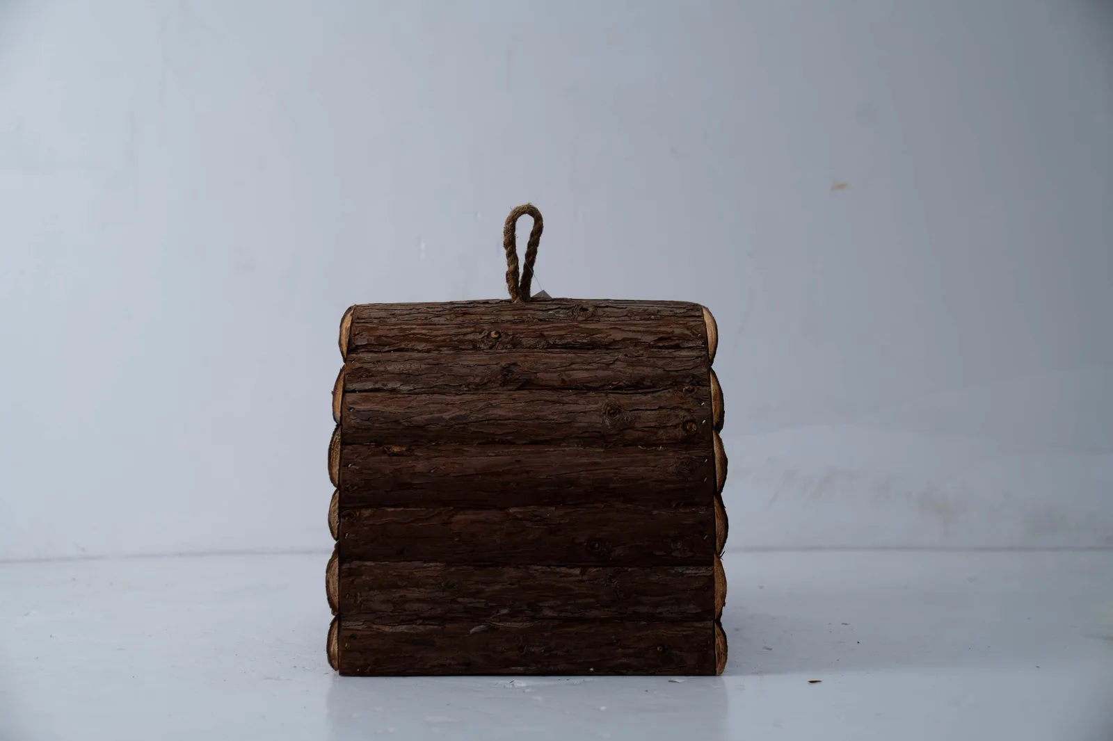Portable Round Wooden Cat & Dog Bed gallery image 6