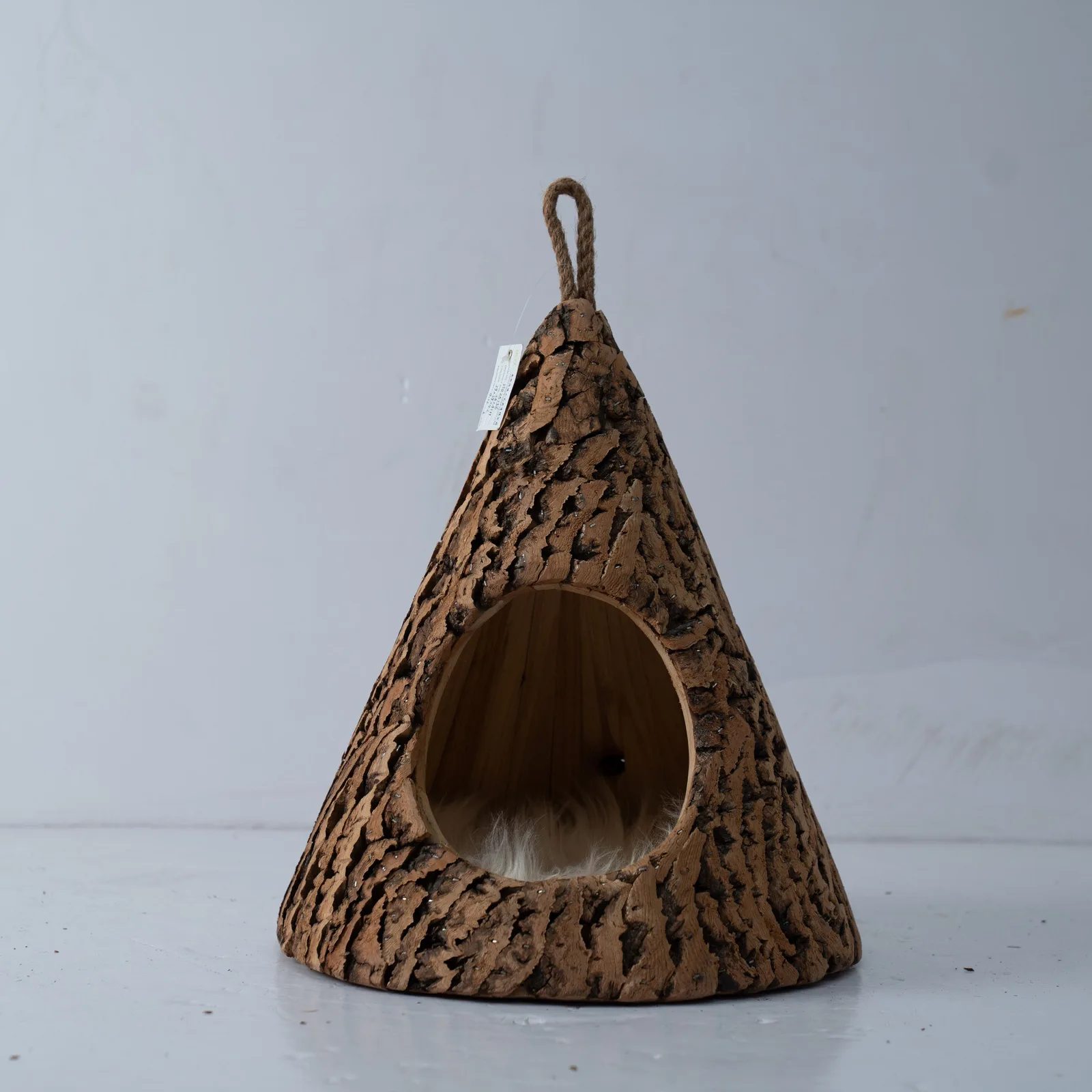 Portable Wicker Cat Bed House gallery image 1
